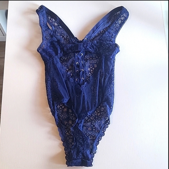 Blue Lace Bodysuit - Picture 4 of 4